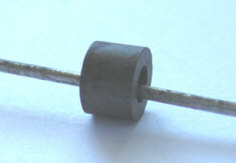 Self ferrite fil